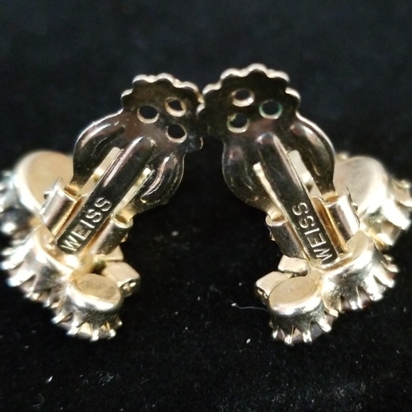 Vintage WEISS Crystal Clip On Earrings - Picture 8 of 11